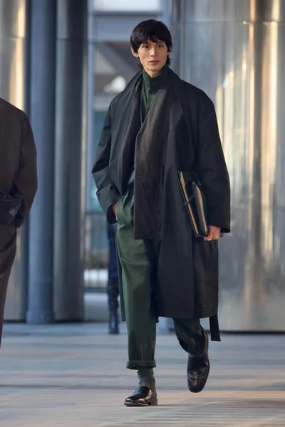 Look 50